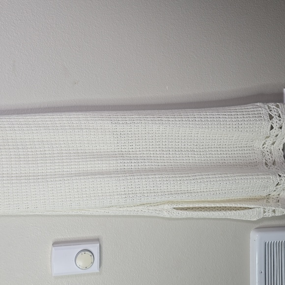 DH New York  Elegant White Knit Crochet Maxy Dress Size XS. - Picture 6 of 8